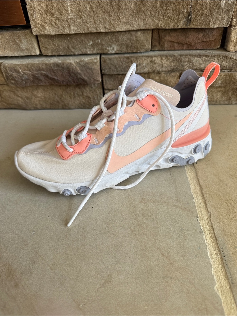 Nike React Runner in White and Coral Pink
